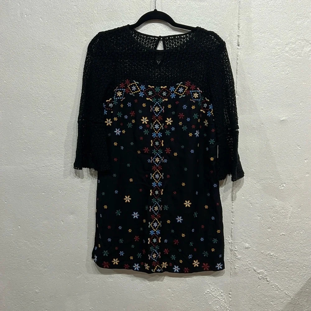 Anthropologie Akemi and Kin Maud Embroidered Shift Floral Dress